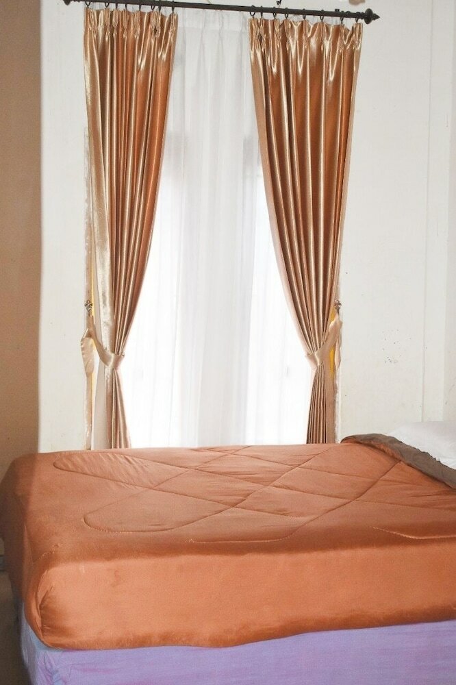 Pinki Mente Hotel