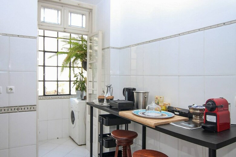 Spacious And Bright 4 Bedroom Apartment