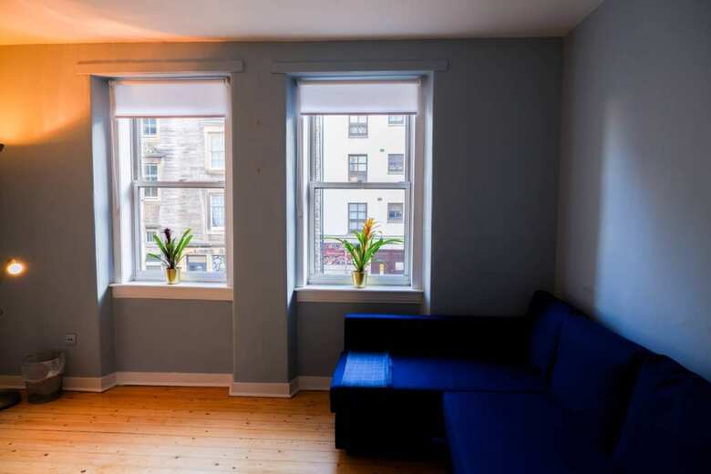 Welcoming And Spacious 2 Bedroom Apartment In Central Bristo Square