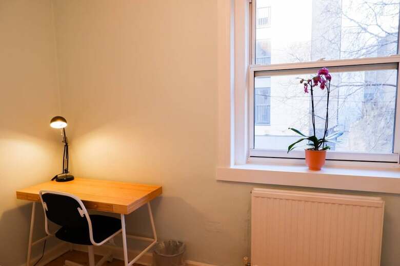 Welcoming And Spacious 2 Bedroom Apartment In Central Bristo Square