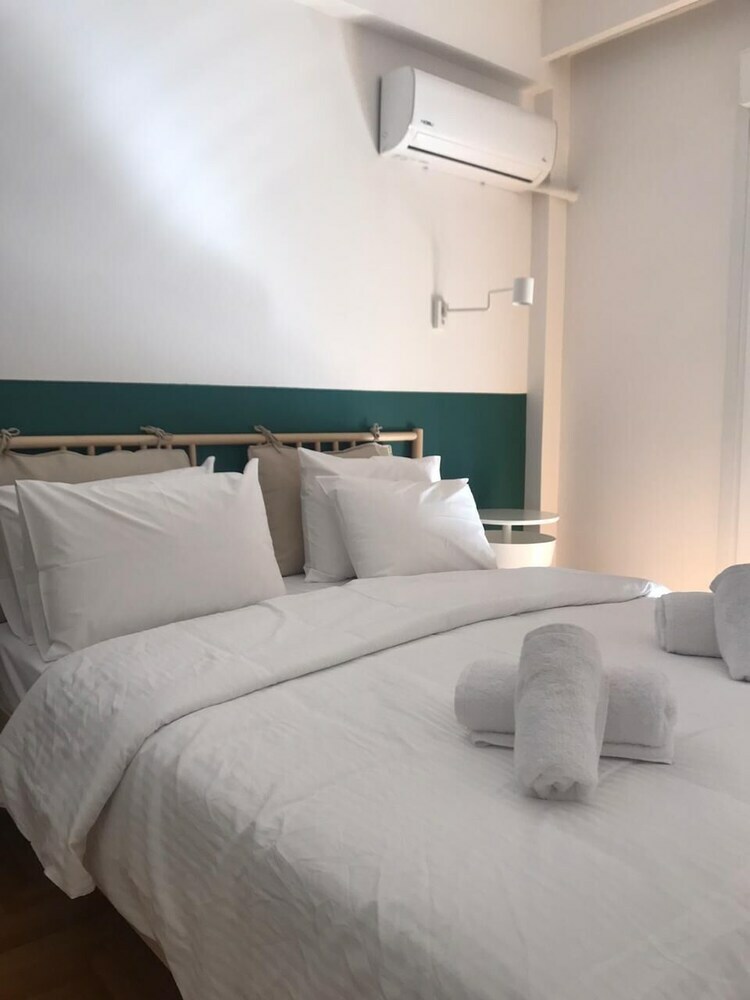 Bonsai Apartment In Athens