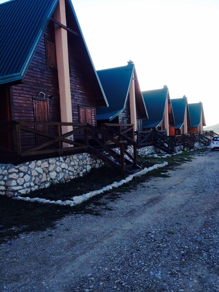 Cabana Charming 2-bed Cottage With In ?abljak