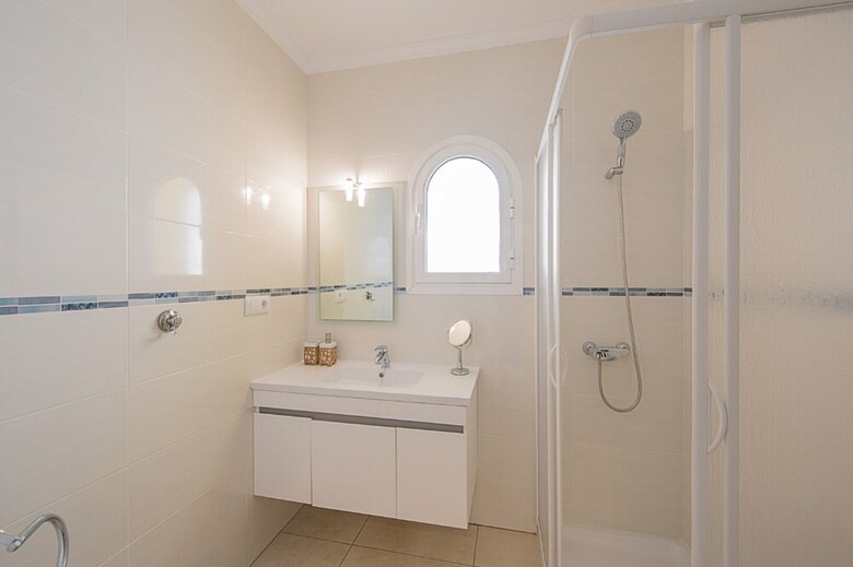 Villa - 3 Bedrooms With Pool - 105015