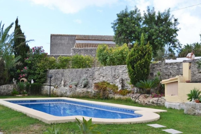 Villa - 3 Bedrooms With Pool - 104988