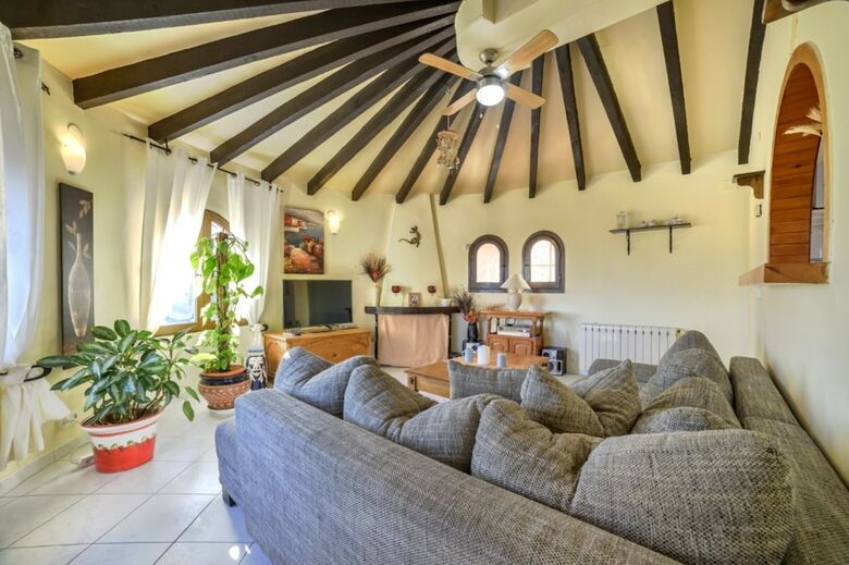 Villa - 4 Bedrooms With Sea Views - 104991