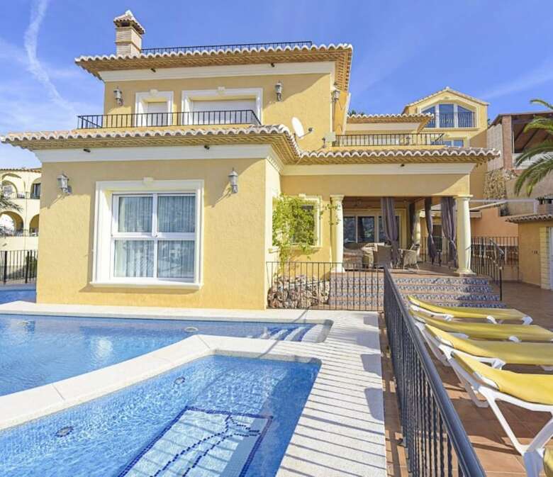 Villa - 5 Bedrooms With Pool - 106414