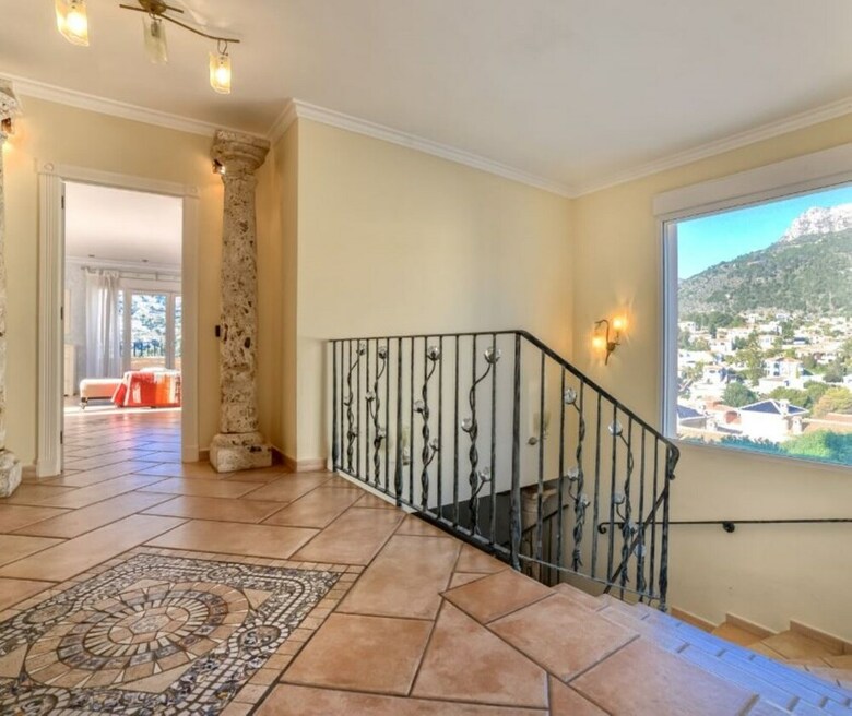 Villa - 5 Bedrooms With Pool - 106414