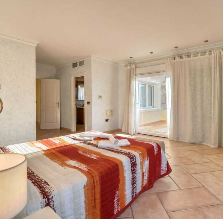Villa - 5 Bedrooms With Pool - 106414