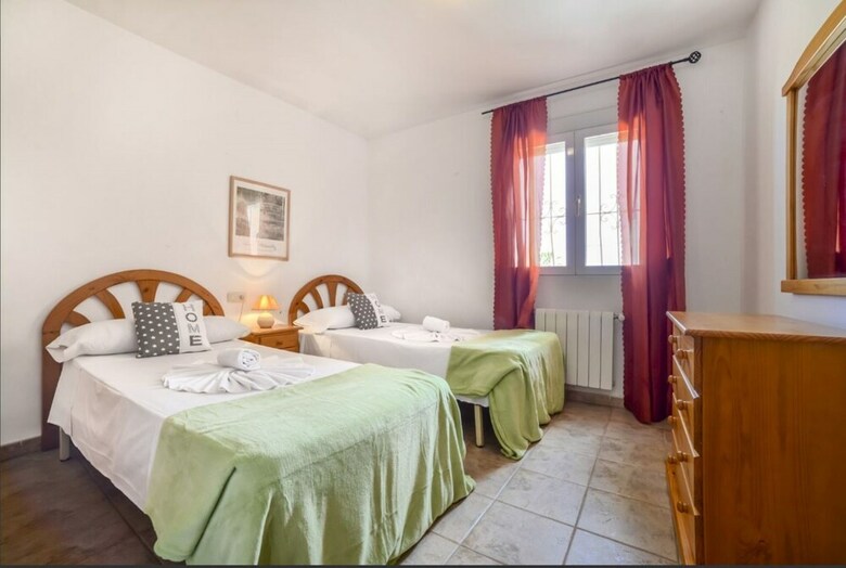 Villa - 5 Bedrooms - 107482