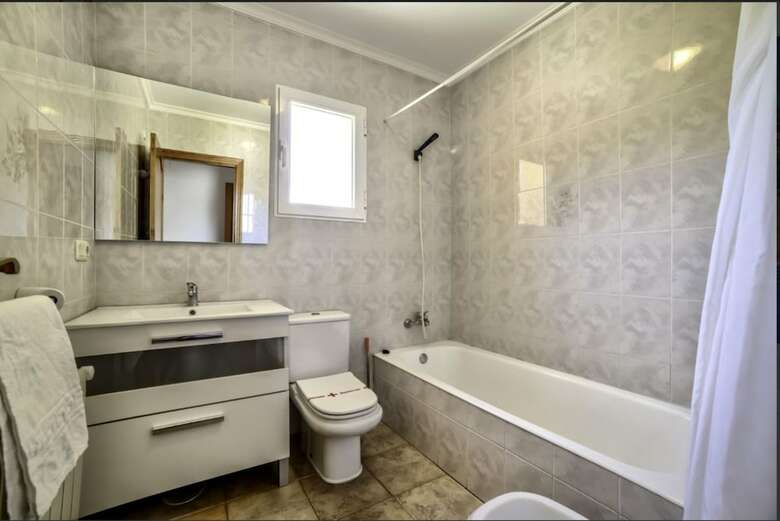 Villa - 5 Bedrooms - 107482