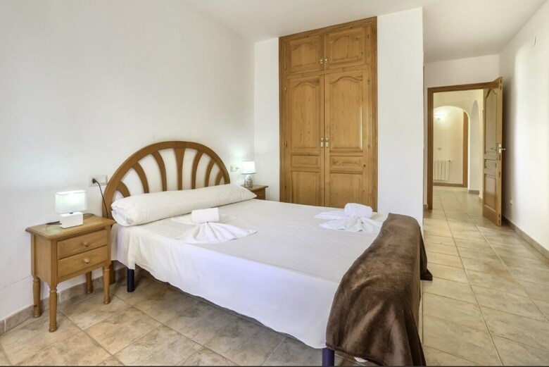 Villa - 5 Bedrooms - 107482