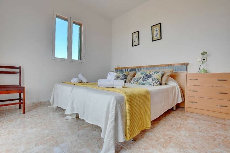 Villa - 5 Bedrooms With Pool And Wifi - 107783