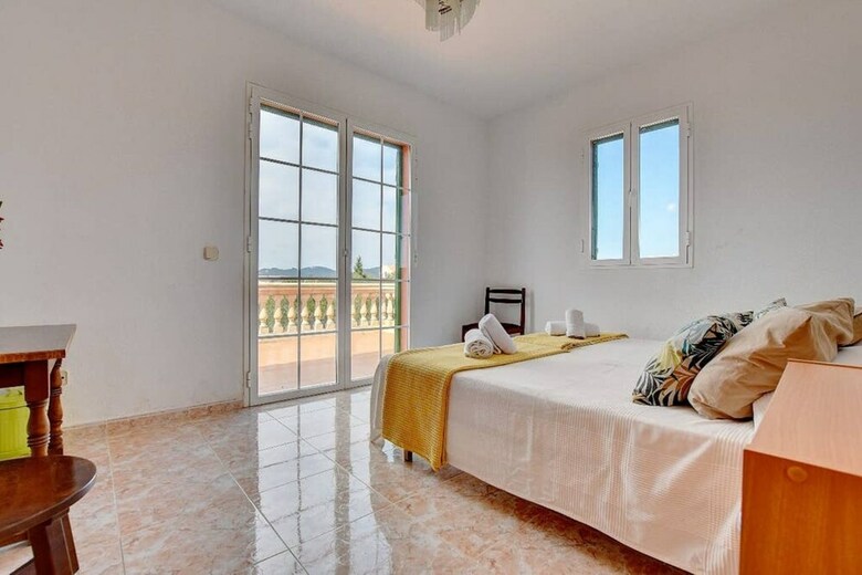 Villa - 5 Bedrooms With Pool And Wifi - 107783