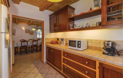 Holiday Home Stancija Negrin Bb Cr
