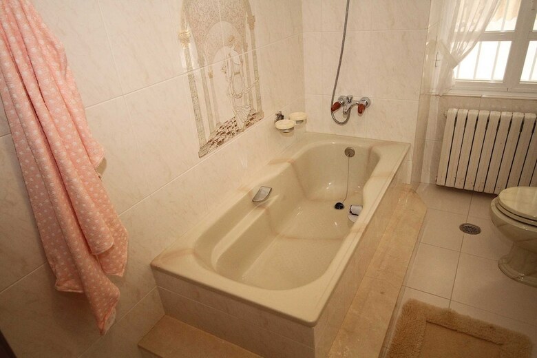 Villa House - 5 Bedrooms With Sea Views - 107775