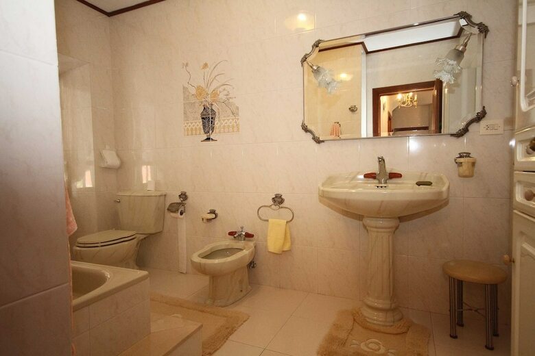 Villa House - 5 Bedrooms With Sea Views - 107775