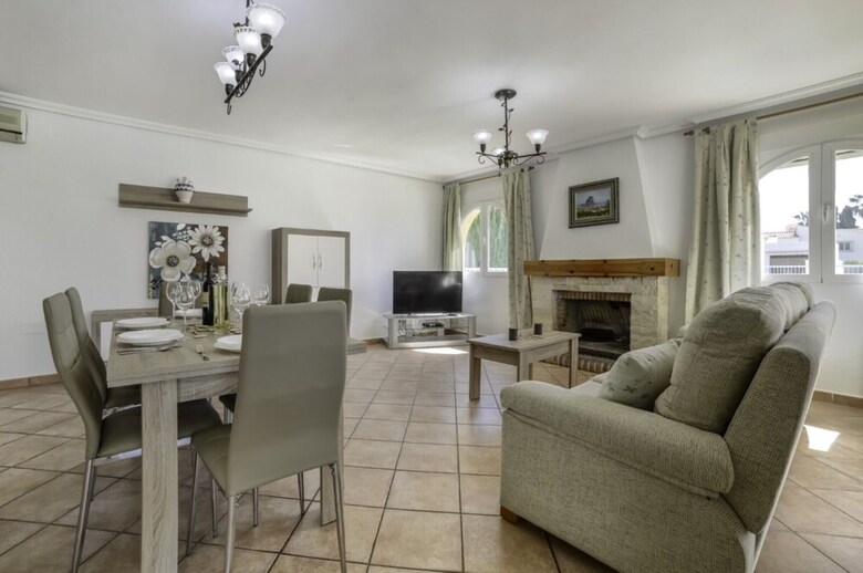Villa - 3 Bedrooms With Pool - 104962