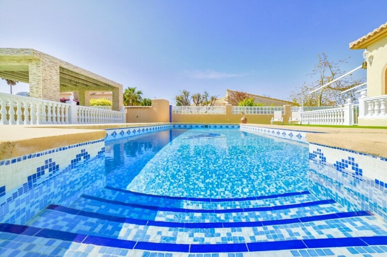 Villa - 3 Bedrooms With Pool - 104962