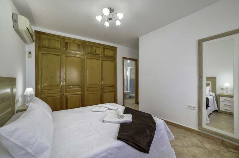 Villa - 3 Bedrooms With Pool - 104962