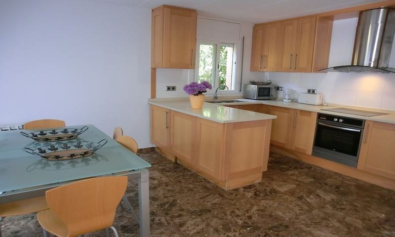 Villa - 3 Bedrooms With Pool - 104654