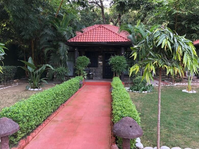 Hotel Jungle Leela Resort