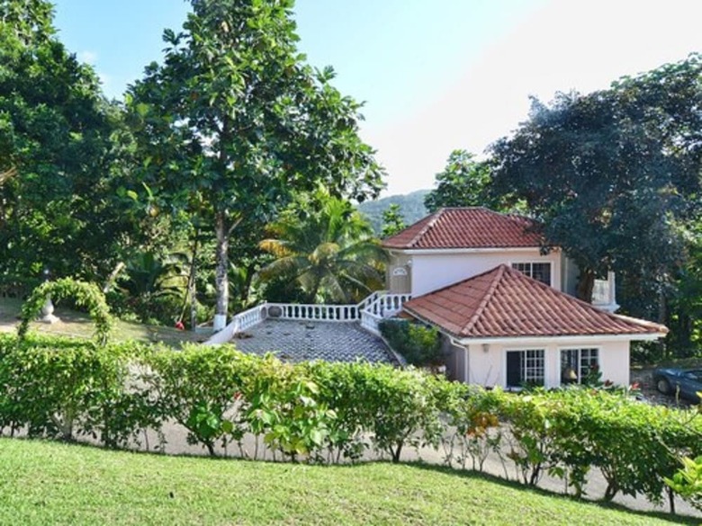 Hotel Tropical Lagoon Resort