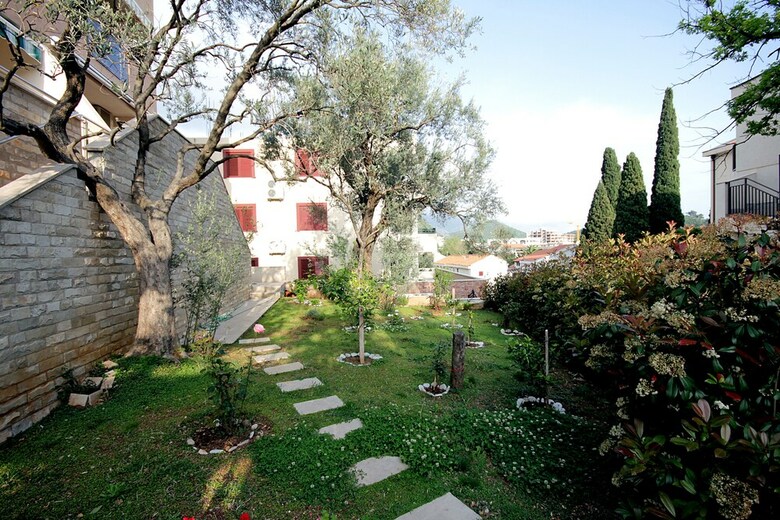 Apartments Mirista