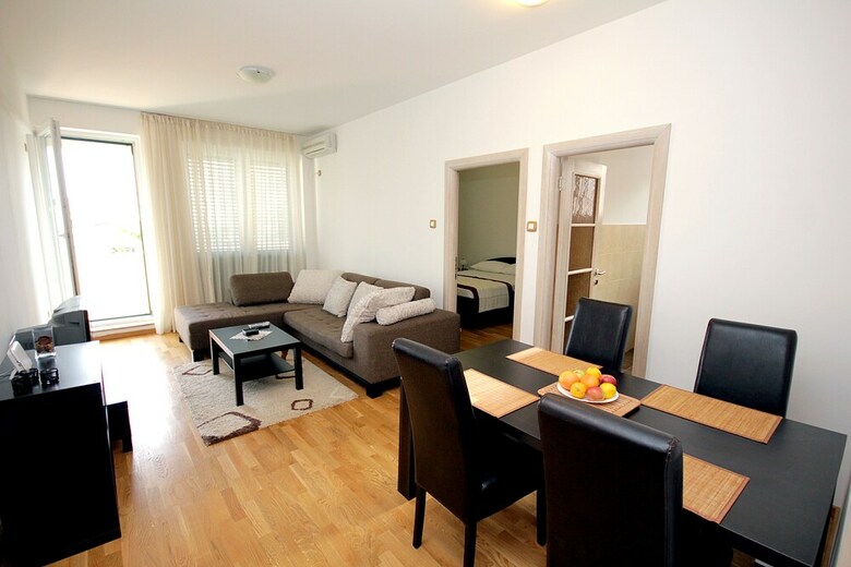 Apartments Mirista