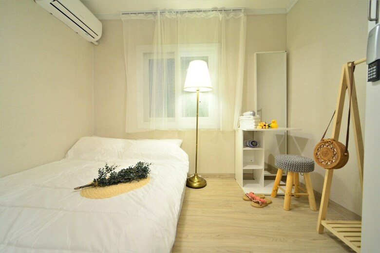 Hostal Season Helloworld House - Hostel