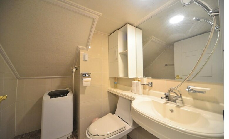 Hostal Season Helloworld House - Hostel