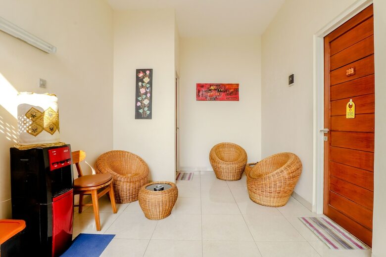 Hotel Emilia Homestay