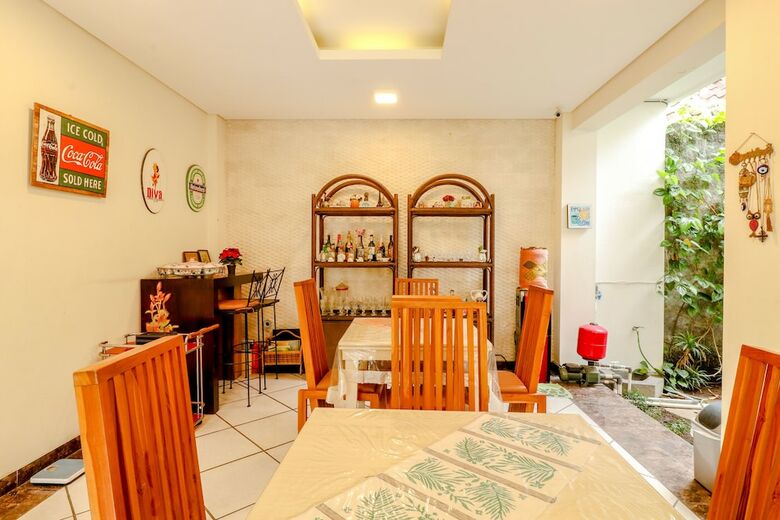 Hotel Emilia Homestay
