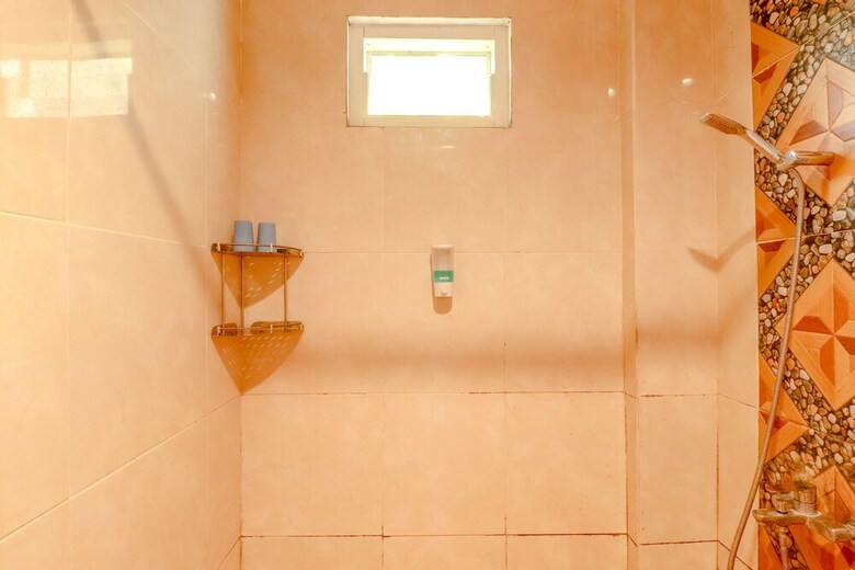 Hotel Emilia Homestay