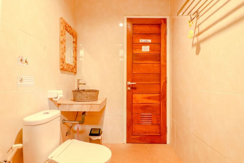 Hotel Emilia Homestay