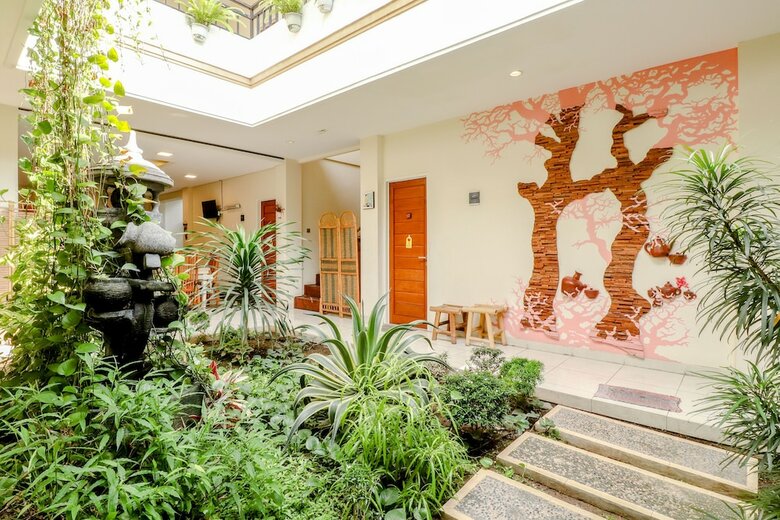 Hotel Emilia Homestay