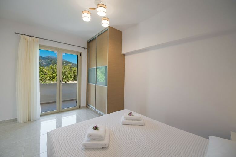 Bounatsa Studios & Apartments