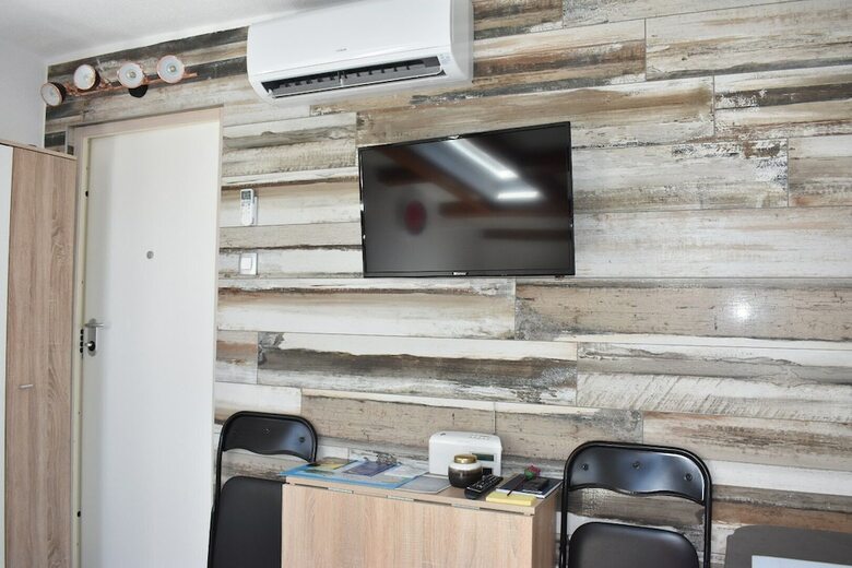 Dante Apartment