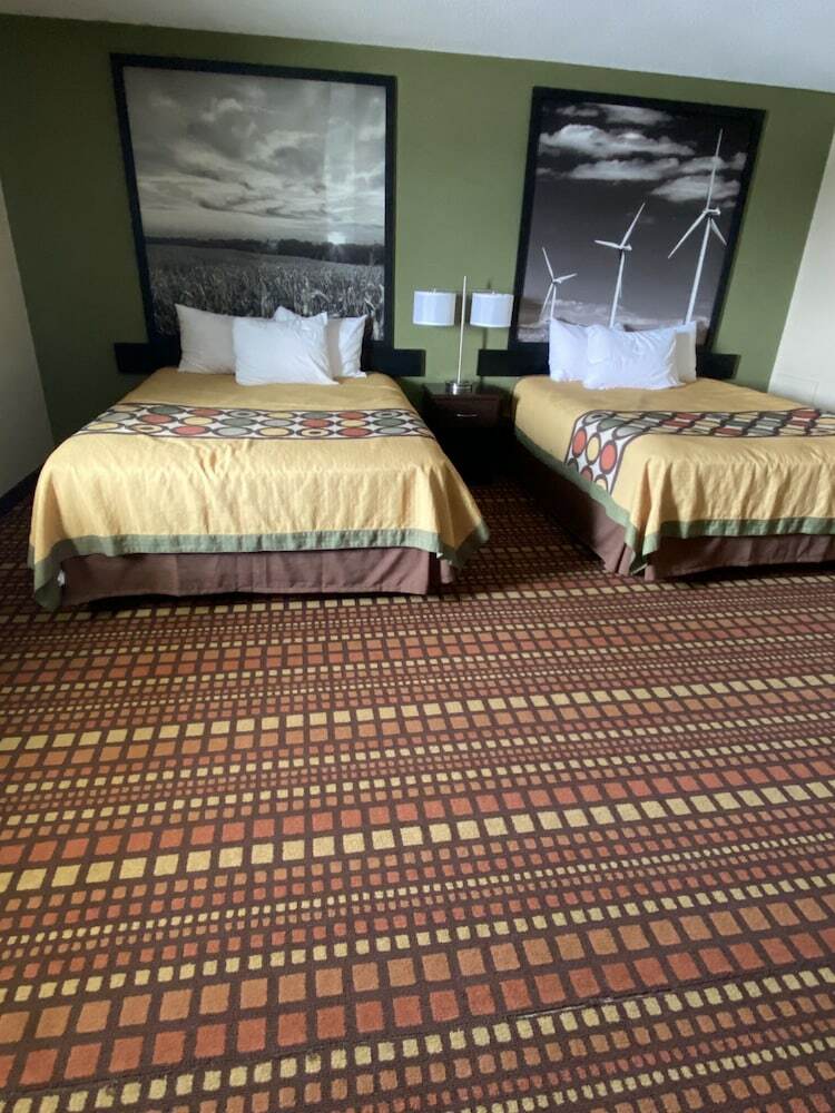 Hotel Relax Inn And Suites