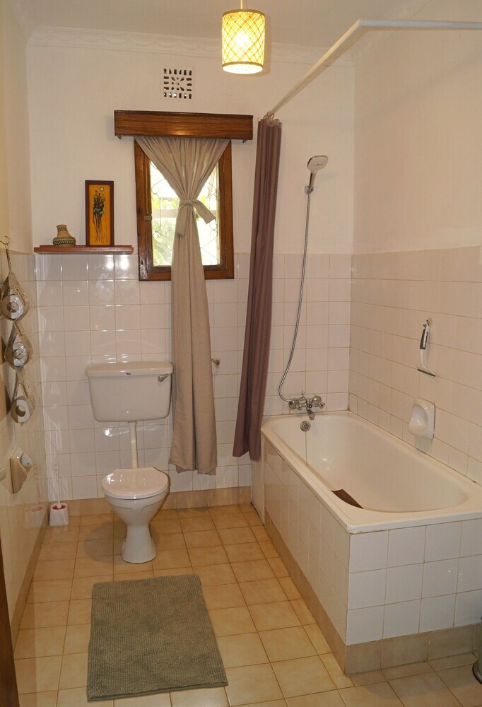 Bed & Breakfast Utamaduni House