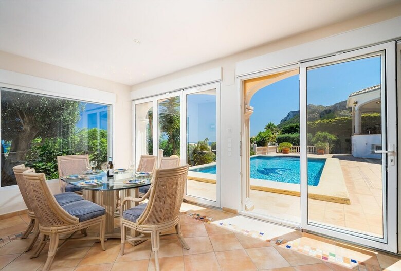 Marvelous 5-bed Villa With Panoramic Sea View