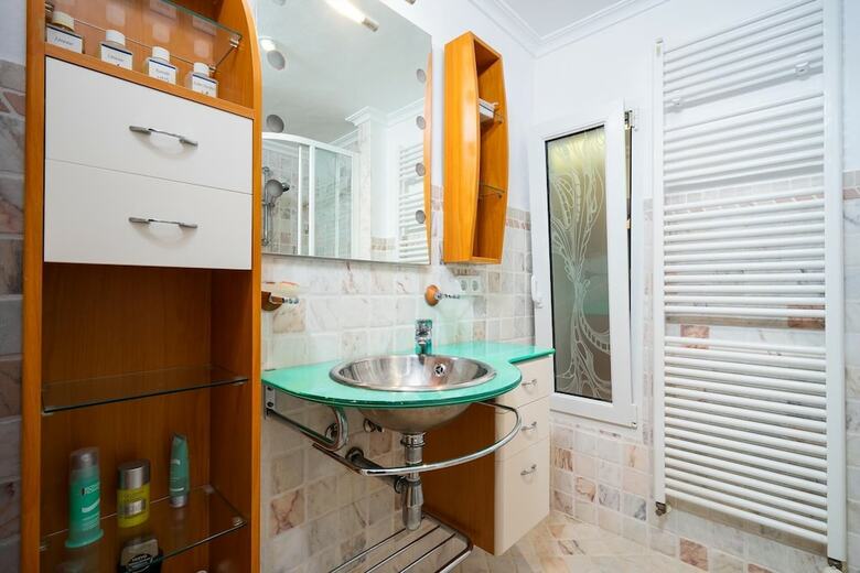 Marvelous 5-bed Villa With Panoramic Sea View