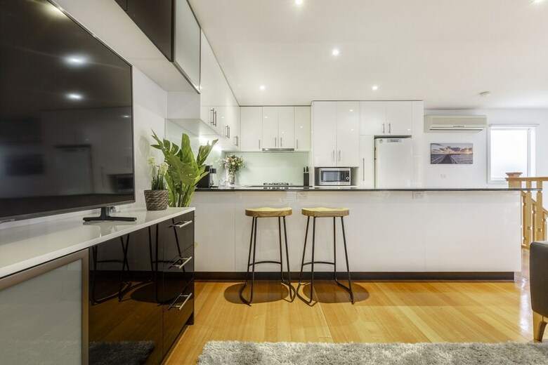 Tranquil Townhouse In Port Melbourne