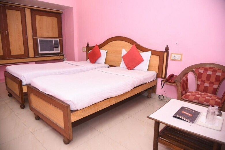 Hotel Sharda