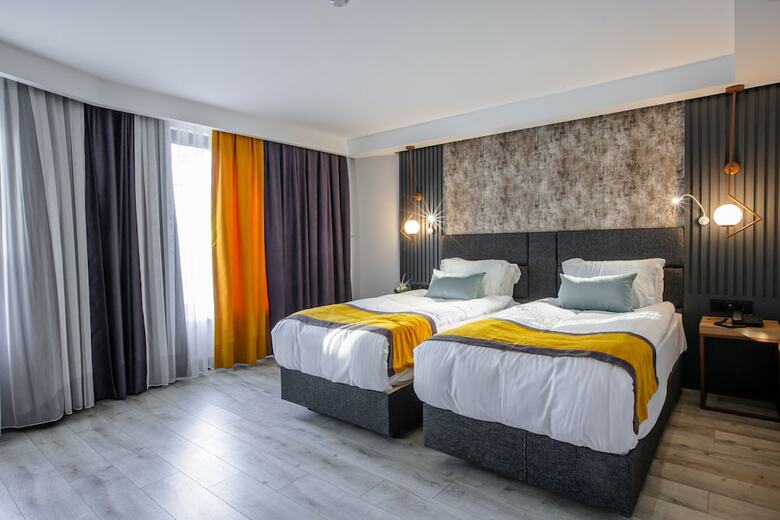 Kayhan City Hotel