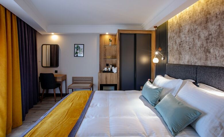 Kayhan City Hotel