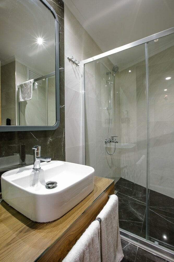 Kayhan City Hotel