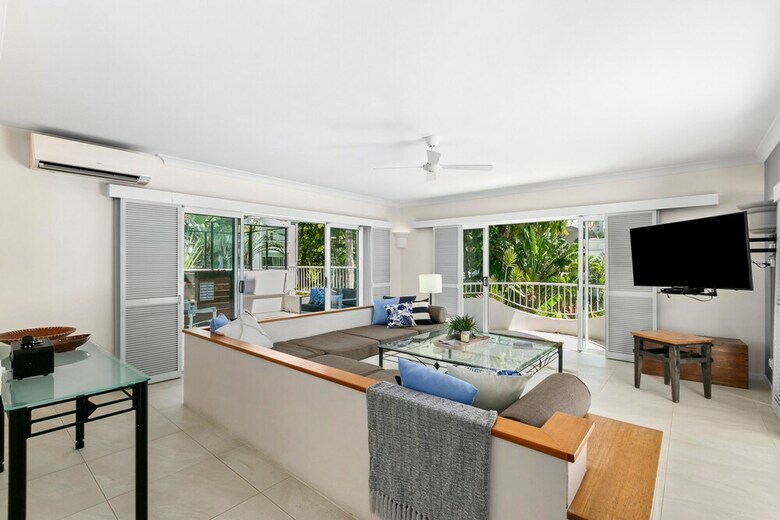 Absolute Beachfront Apt W Private Pool