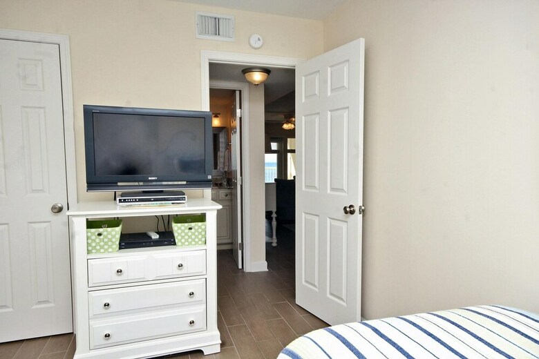 Boardwalk 485 By Youngs Suncoast