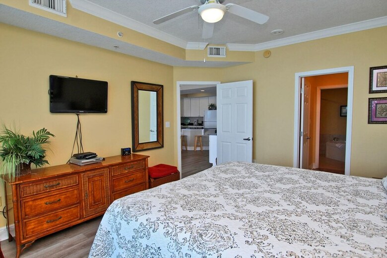 San Carlos 609 By Youngs Suncoast