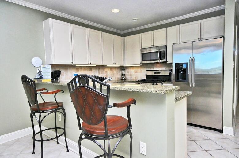 Wharf By Youngs Suncoast